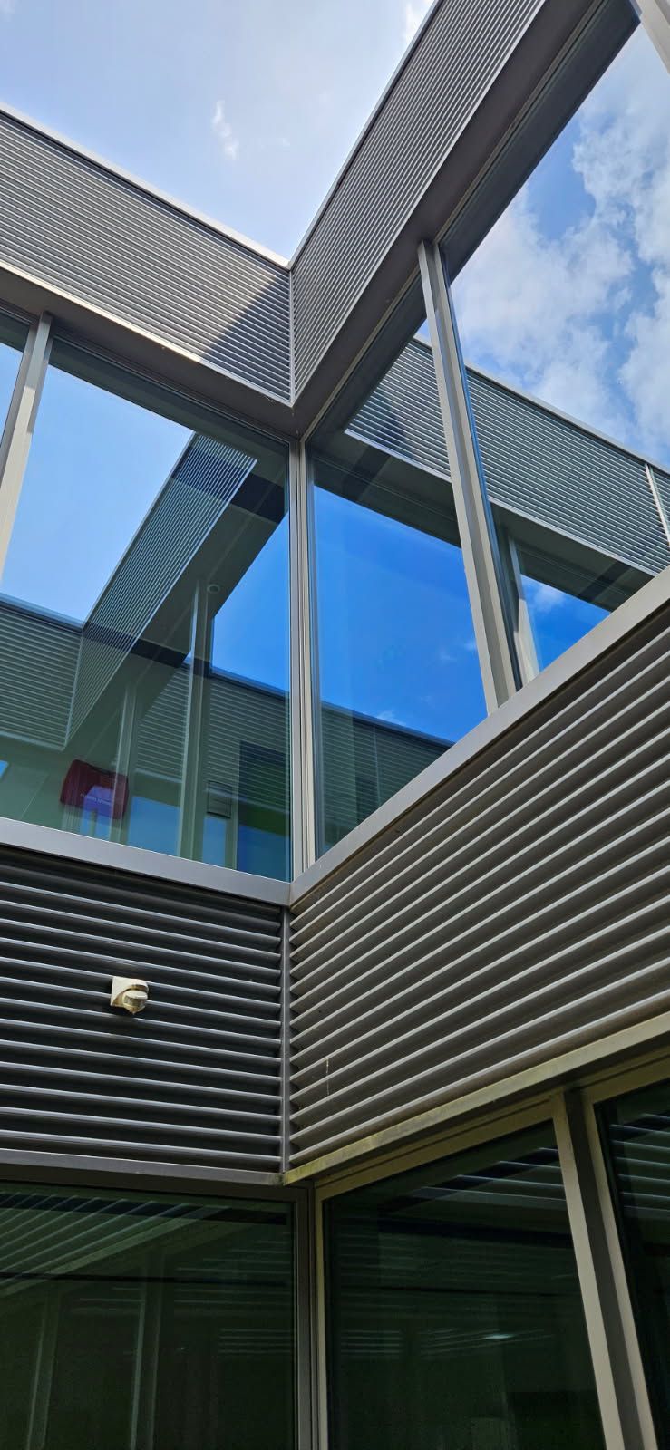 WhatsApp Image 2025-10-22 at 15.05.59 (1)